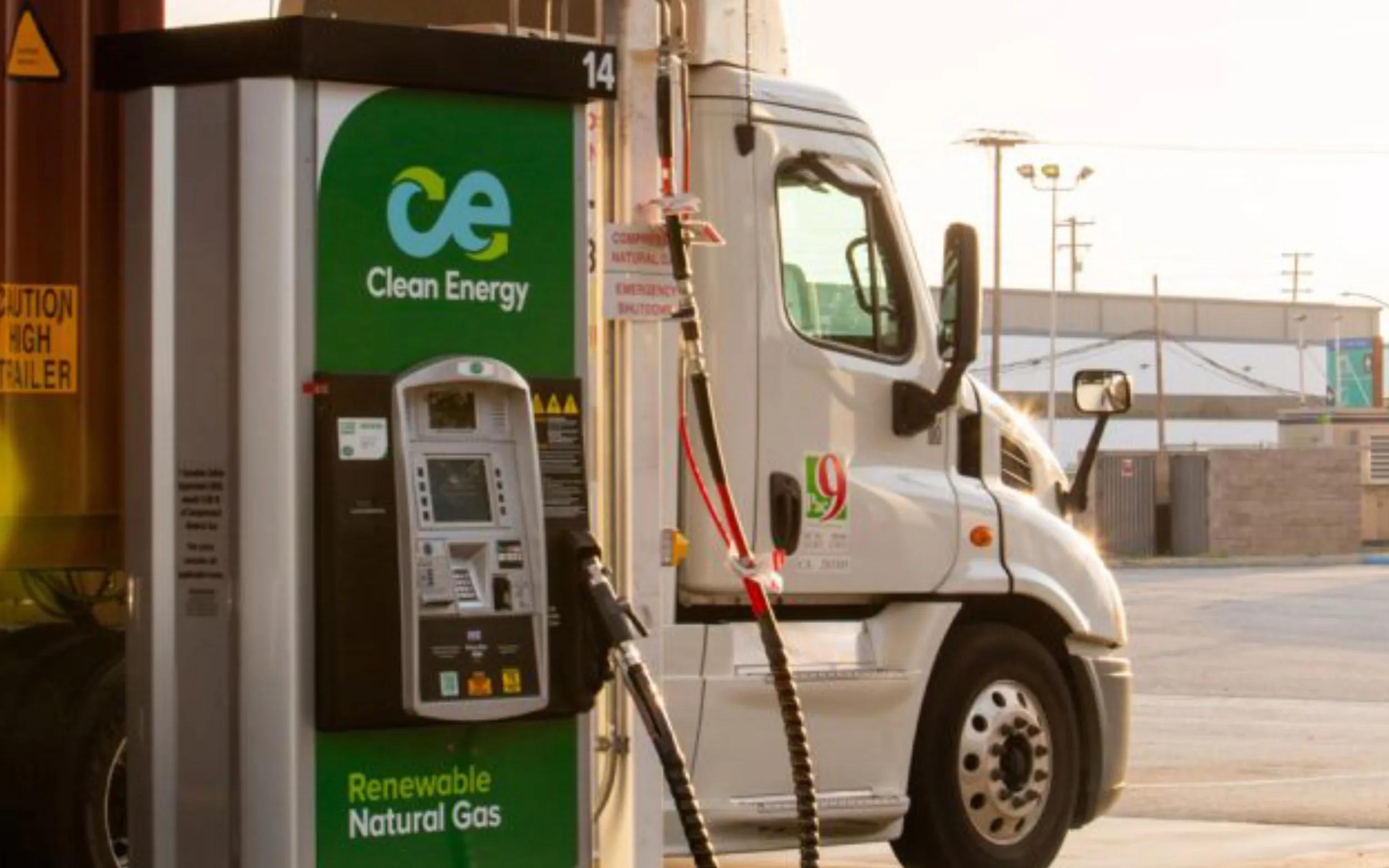 CNG-Truck-Refueling